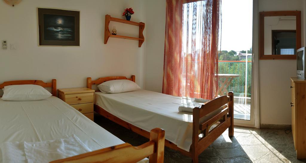 Aris Pension Agia Paraskevi  Exterior foto
